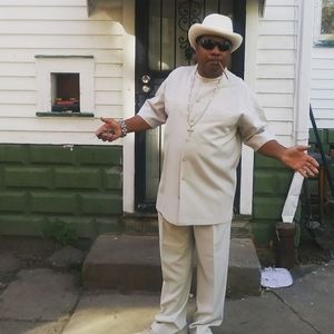 Meet your Posher, Robert